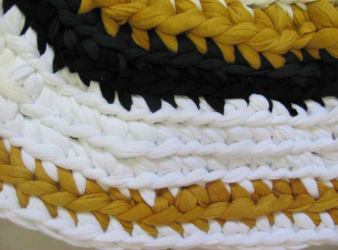large image of art item: decor – rug white black yellow