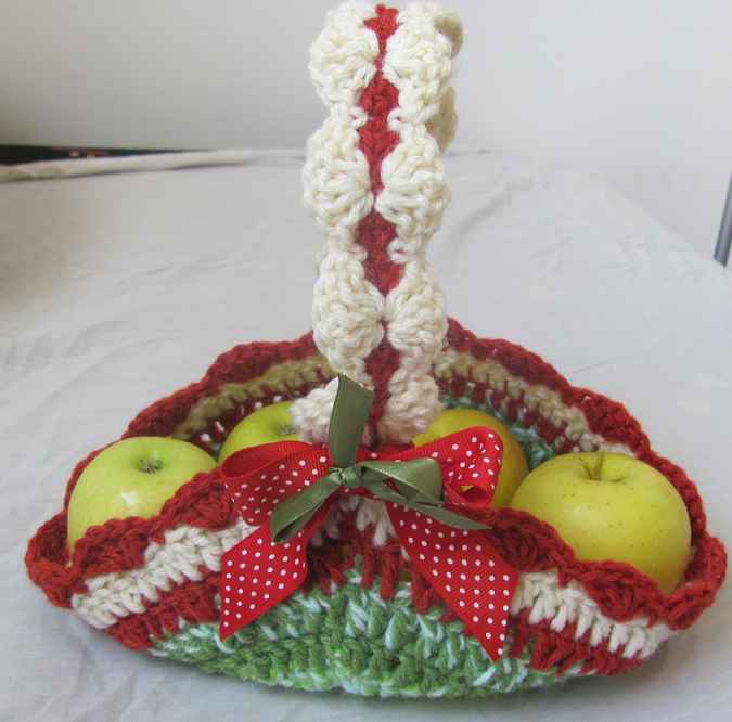 large image of art item: decor – crochet red white green