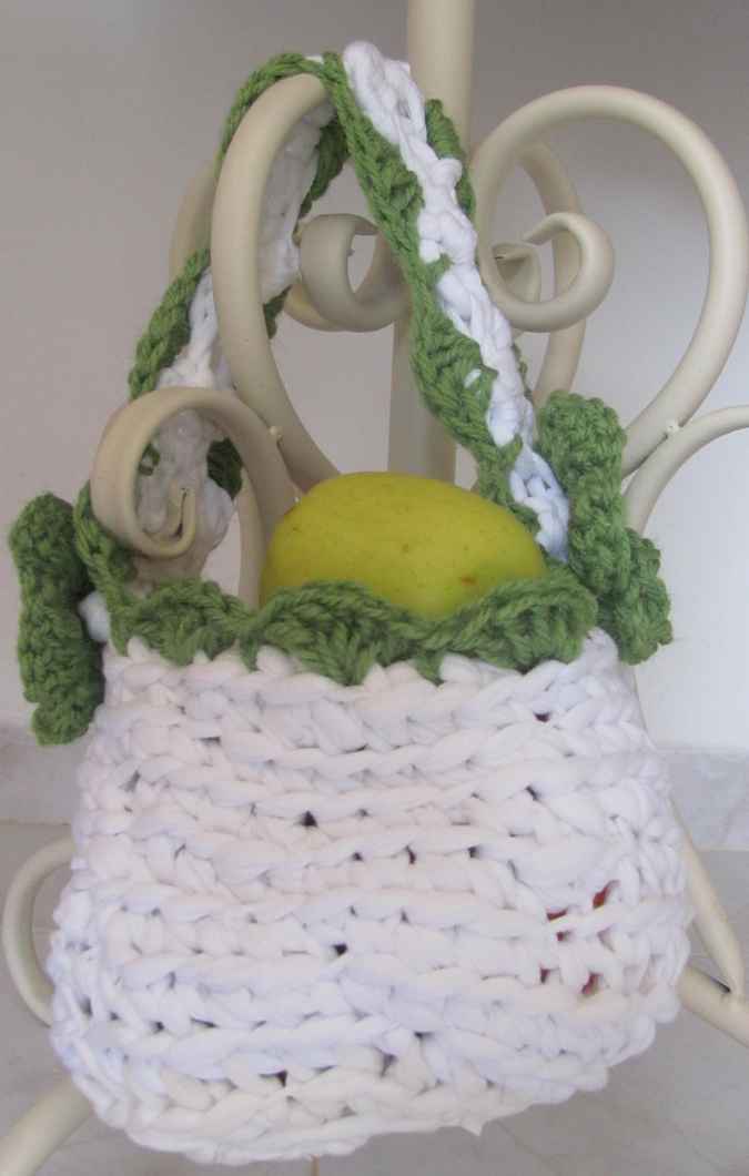 large image of art item: decor – crochet white green