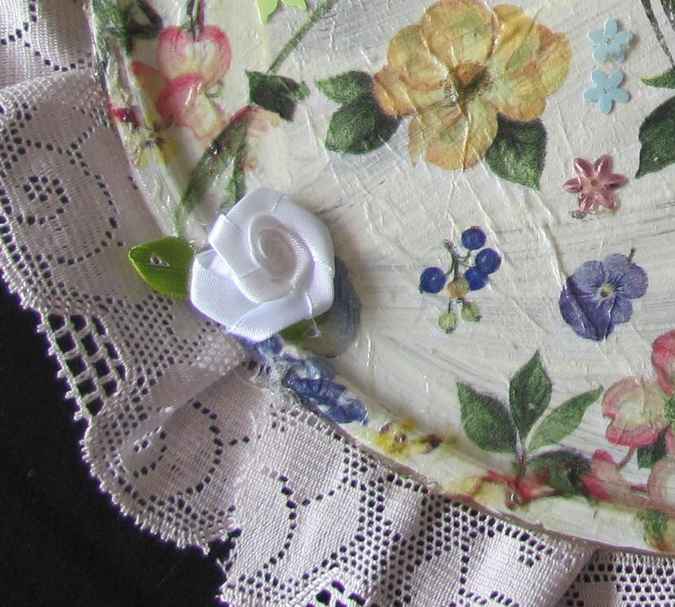 large image of art item: decor – plate different kinds of flowers