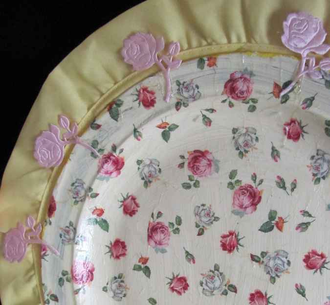 large image of art item: decor – plate yellow roses