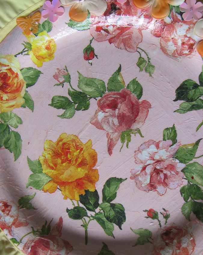 large image of art item: decor – plate yellow and pink flowers