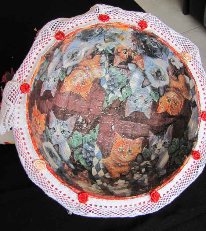 large image of art item: decor – plate cats