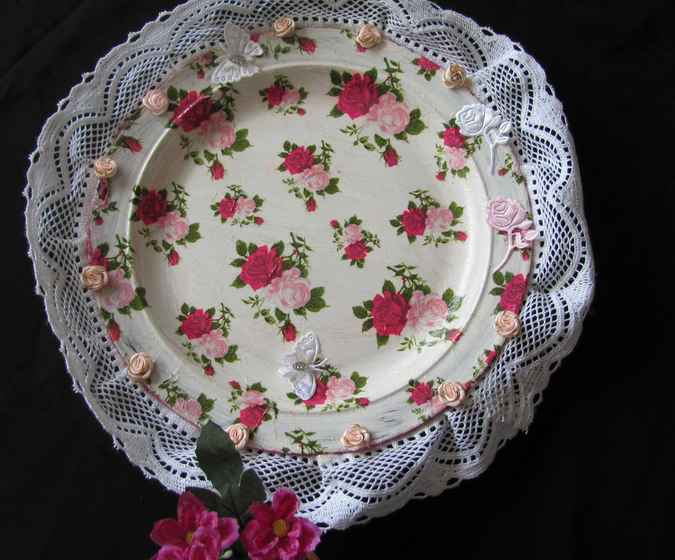 large image of art item: decor – plate lace roses