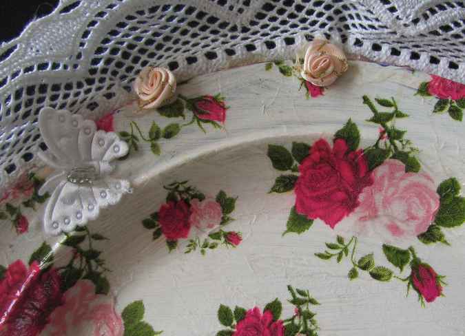 large image of art item: decor – plate lace roses