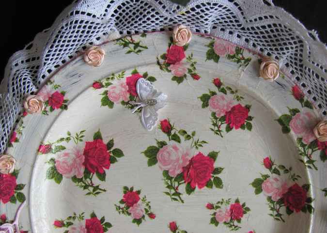 large image of art item: decor – plate lace roses