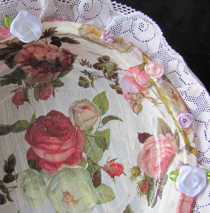 large image of art item: decor – plate lace white red roses