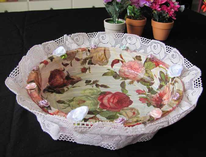 large image of art item: decor – plate lace white red roses