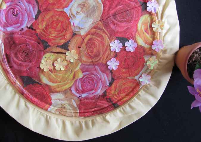 large image of art item: decor – plate roses packed