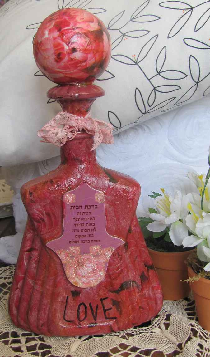 large image of art item: decor – flask hamsa red
