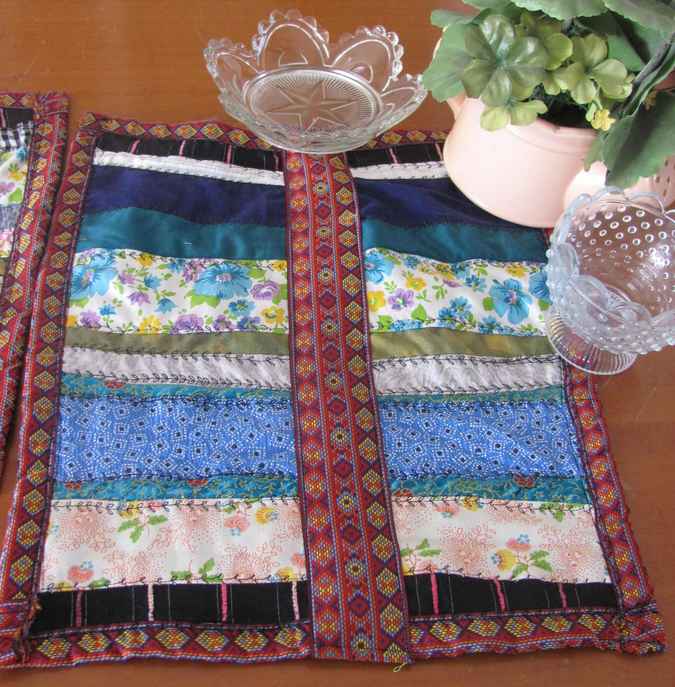 large image of art item: decor – quilt map