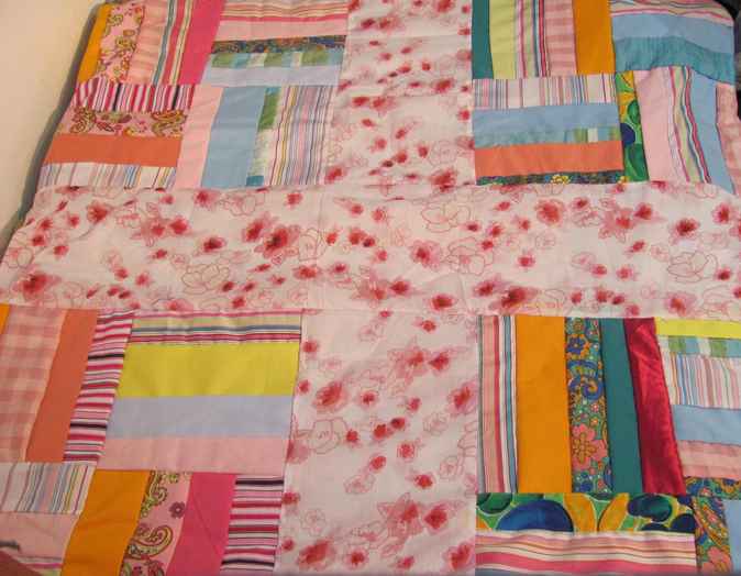 large image of art item: decor – pink quilt blanket