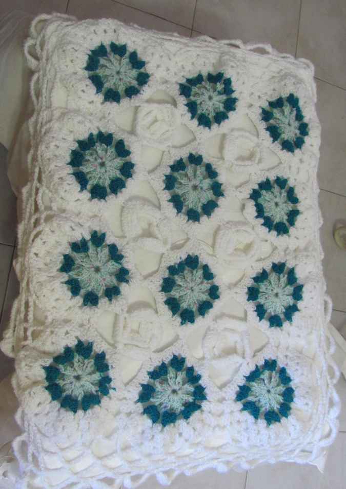 large image of art item: decor – crocheted baby blanket 