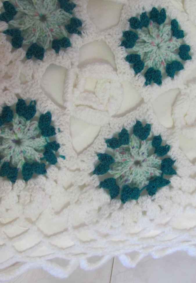large image of art item: decor – crocheted baby blanket 