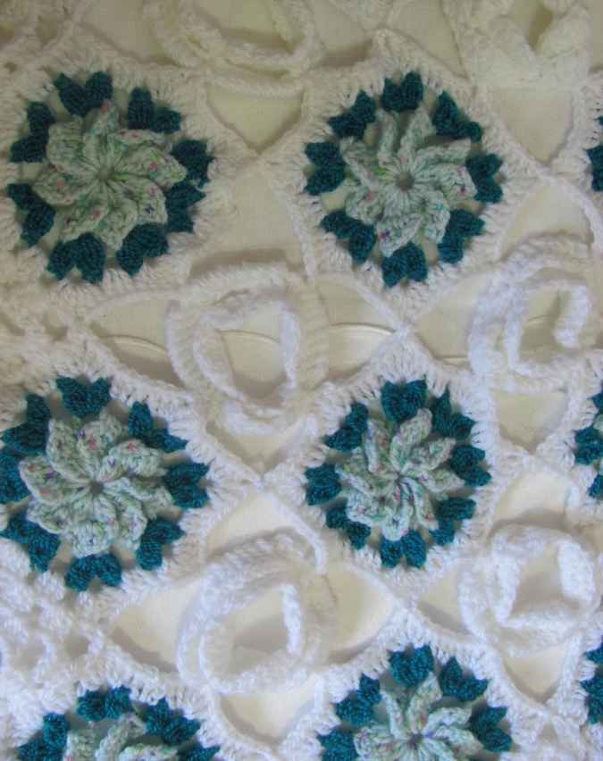 large image of art item: decor – crocheted baby blanket 