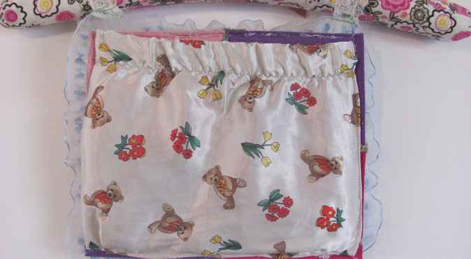 large image of art item: decor – hanger flowers and bears