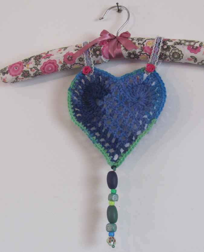 large image of art item: decor – hanger heart blue